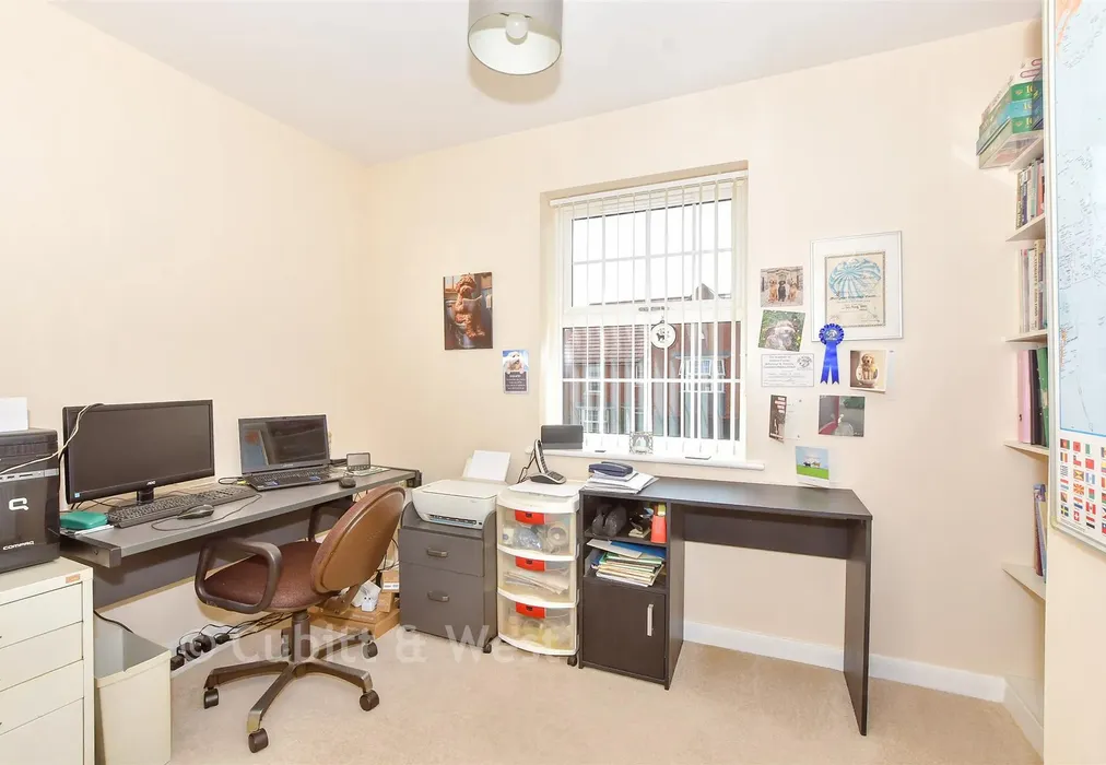 Bedroom 3 - Poppy Way, Havant, Hampshire - Wards of Kent