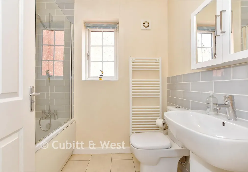 Bathroom - Poppy Way, Havant, Hampshire - Wards of Kent