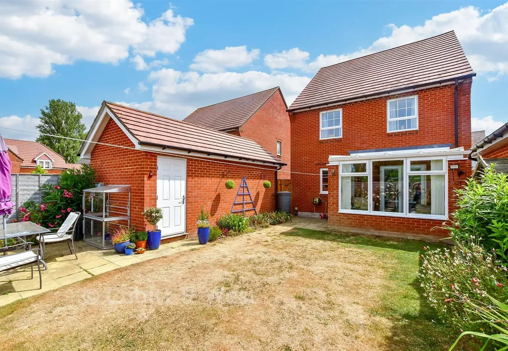 Rear Garden - Poppy Way, Havant, Hampshire - Wards of Kent