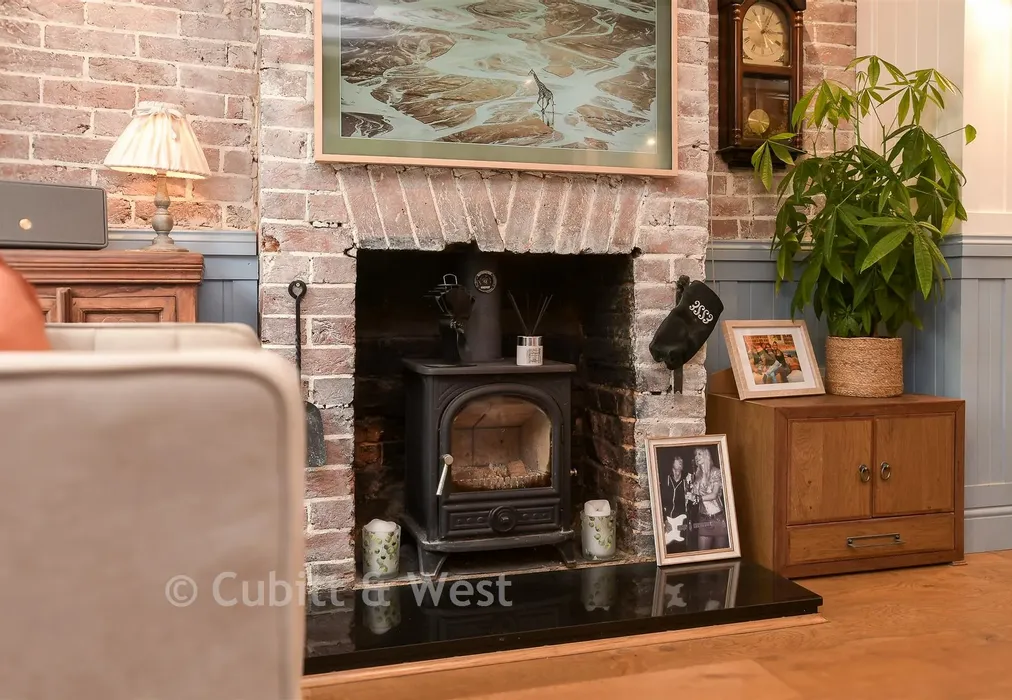 Internal Feature - Horsham Road, Holmwood, Dorking, Surrey - Wards of Kent