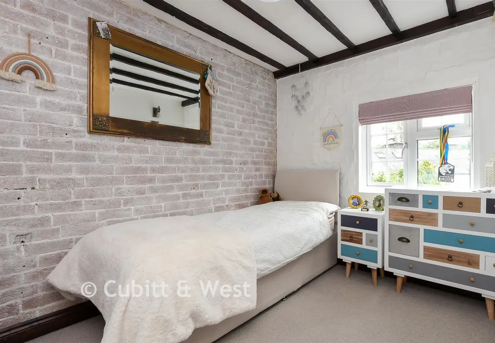 Bedroom 3 - Horsham Road, Holmwood, Dorking, Surrey - Wards of Kent