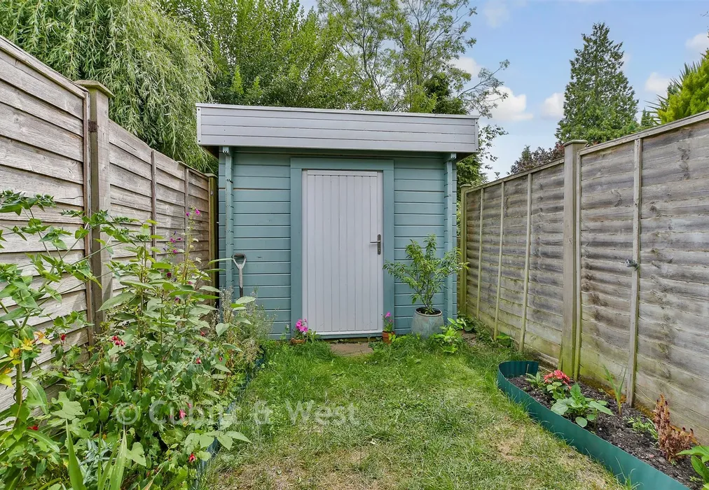 Workshop/Outbuildings - Horsham Road, Holmwood, Dorking, Surrey - Wards of Kent