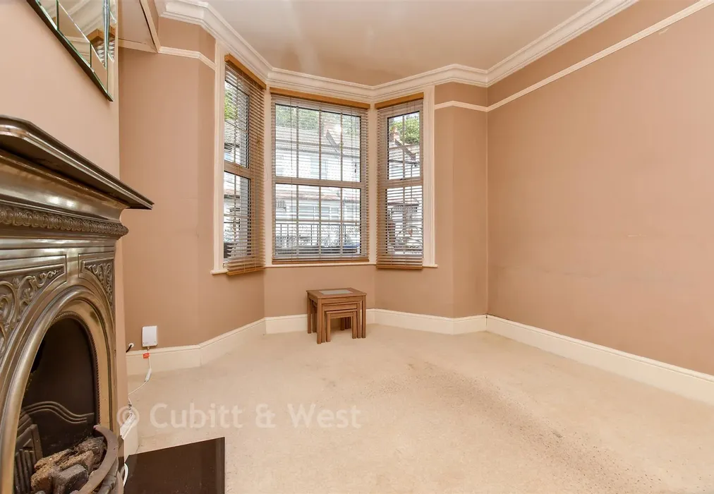 Lounge - Lower Road, Kenley, Surrey - Wards of Kent