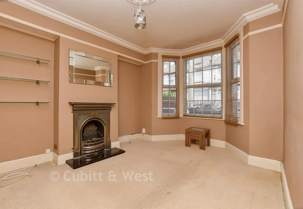 Lounge - Lower Road, Kenley, Surrey - Wards of Kent