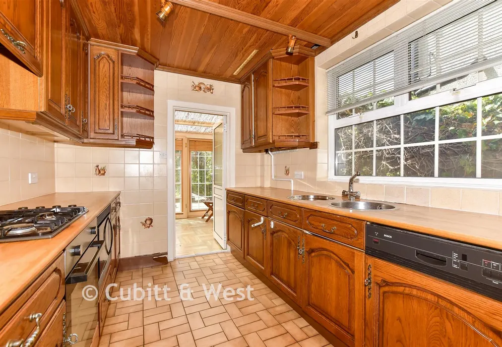 Kitchen - Lower Road, Kenley, Surrey - Wards of Kent
