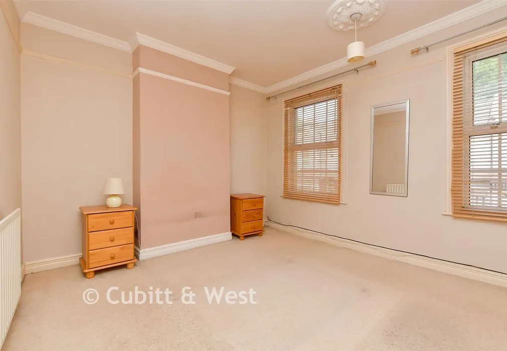 Bedroom 1 - Lower Road, Kenley, Surrey - Wards of Kent