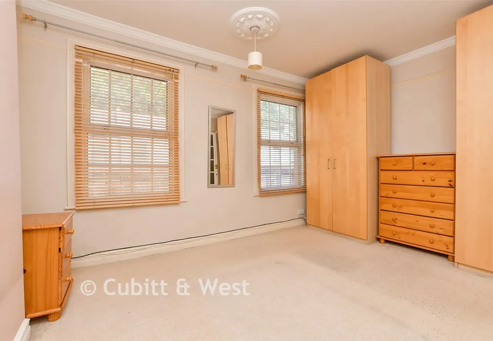 Bedroom 1 - Lower Road, Kenley, Surrey - Wards of Kent
