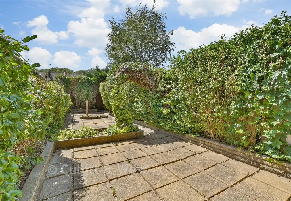 Rear Garden - Lower Road, Kenley, Surrey - Wards of Kent