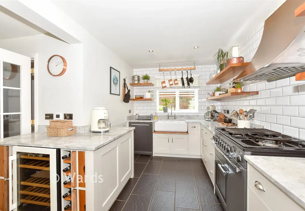 Kitchen - Pritchard Drive, Hawkinge, Kent - Wards of Kent