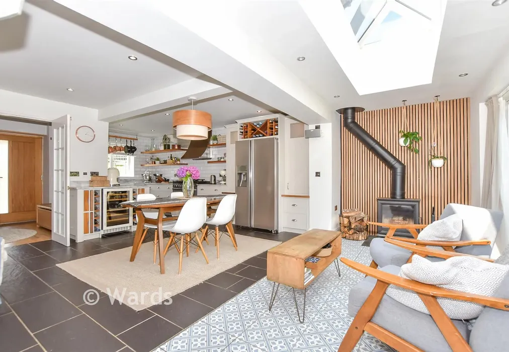 Kitchen - Pritchard Drive, Hawkinge, Kent - Wards of Kent