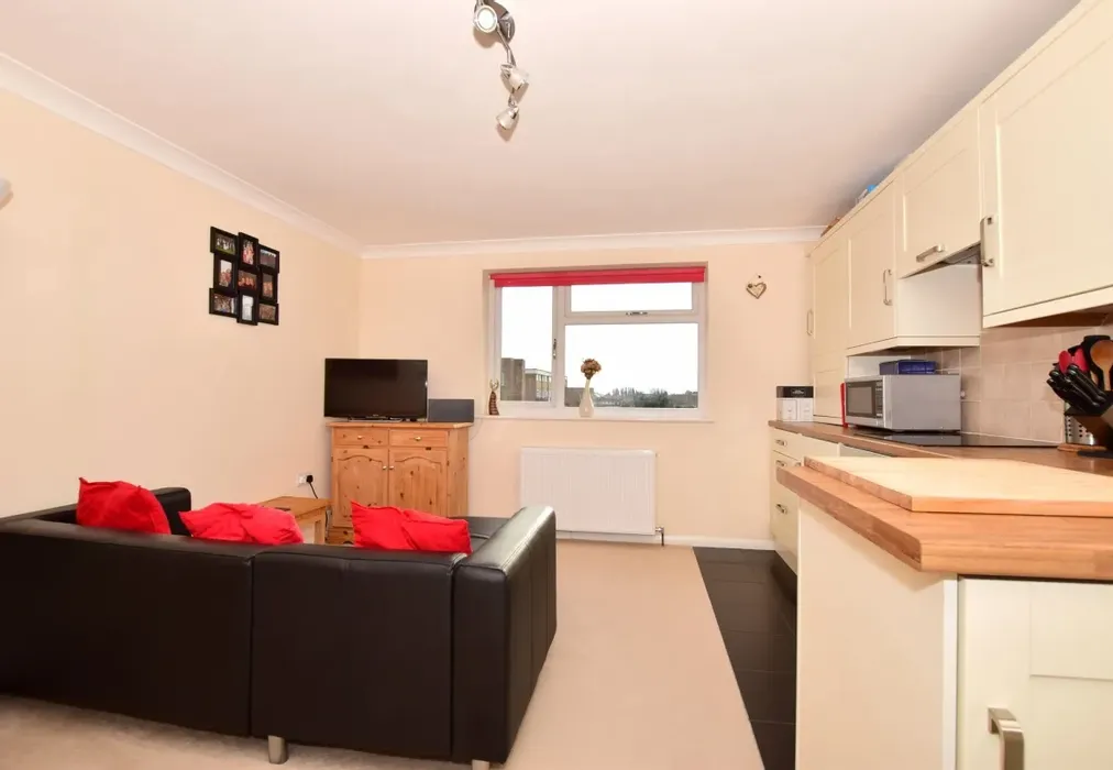 belvoir lounge - Murston Road Sittingbourne ME10 - Wards of Kent