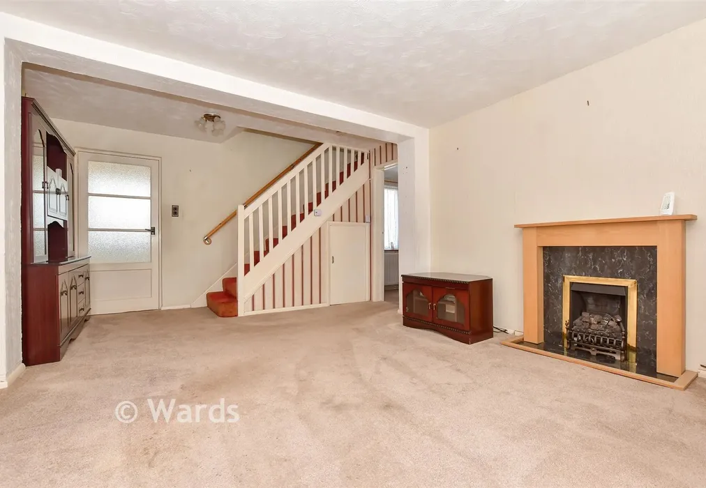 Lounge - Target Firs, Temple Ewell, Dover, Kent - Wards of Kent