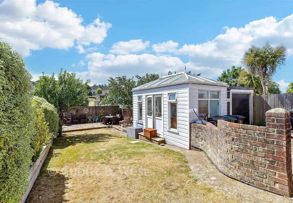 Rear Garden - Dale Crescent, Brighton, East Sussex - Wards of Kent