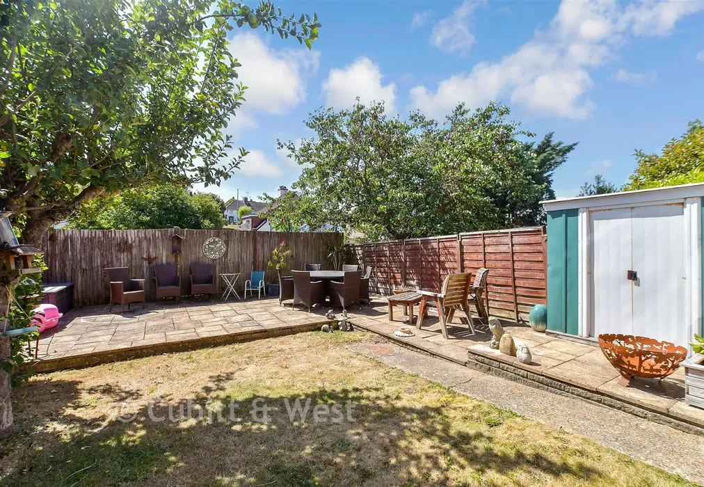 Rear Garden - Dale Crescent, Brighton, East Sussex - Wards of Kent
