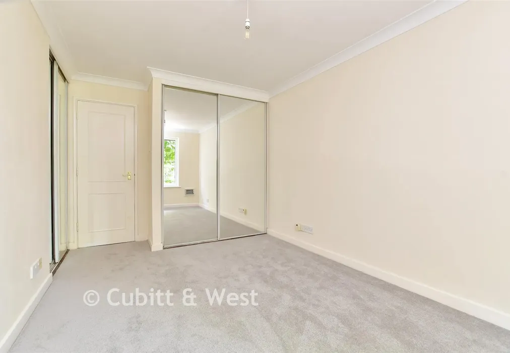 Bedroom 1 - Lansdowne Road, Purley, Surrey - Wards of Kent
