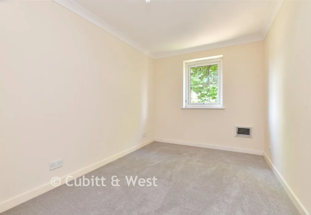 Bedroom 2 - Lansdowne Road, Purley, Surrey - Wards of Kent