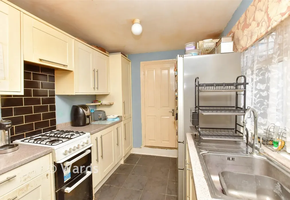 Kitchen - Livingstone Road, Gillingham, Kent - Wards of Kent