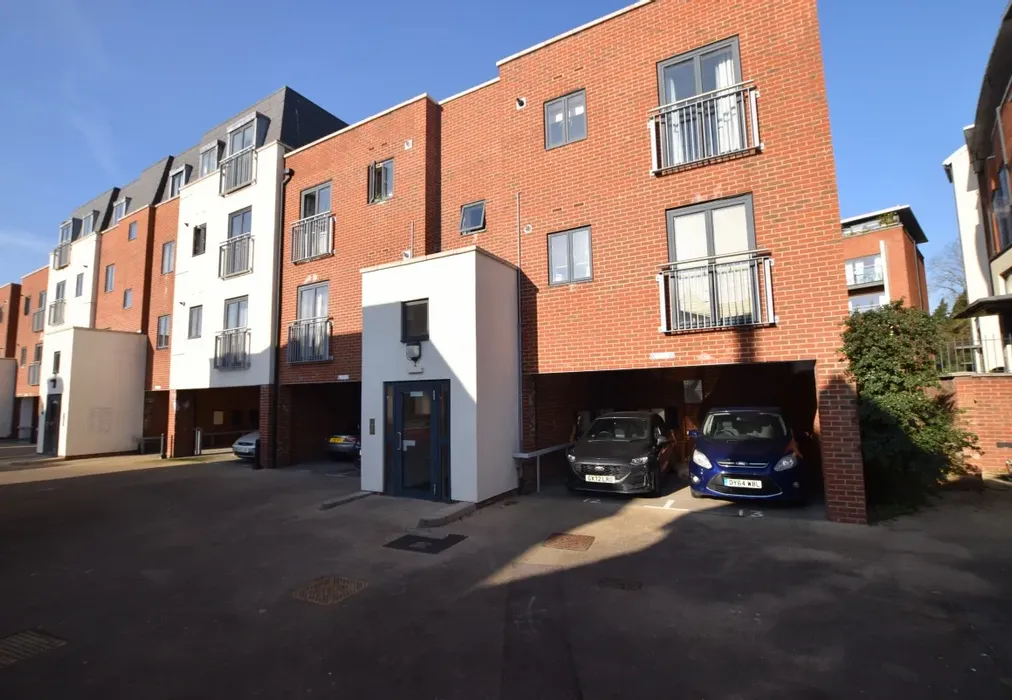 Front 1 - Barnes Mews Bishopric RH12 - Wards of Kent