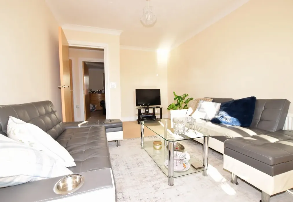 Living room 2 - Barnes Mews Bishopric RH12 - Wards of Kent