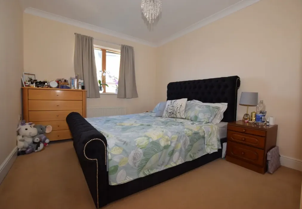 Bedroom 3 - Barnes Mews Bishopric RH12 - Wards of Kent