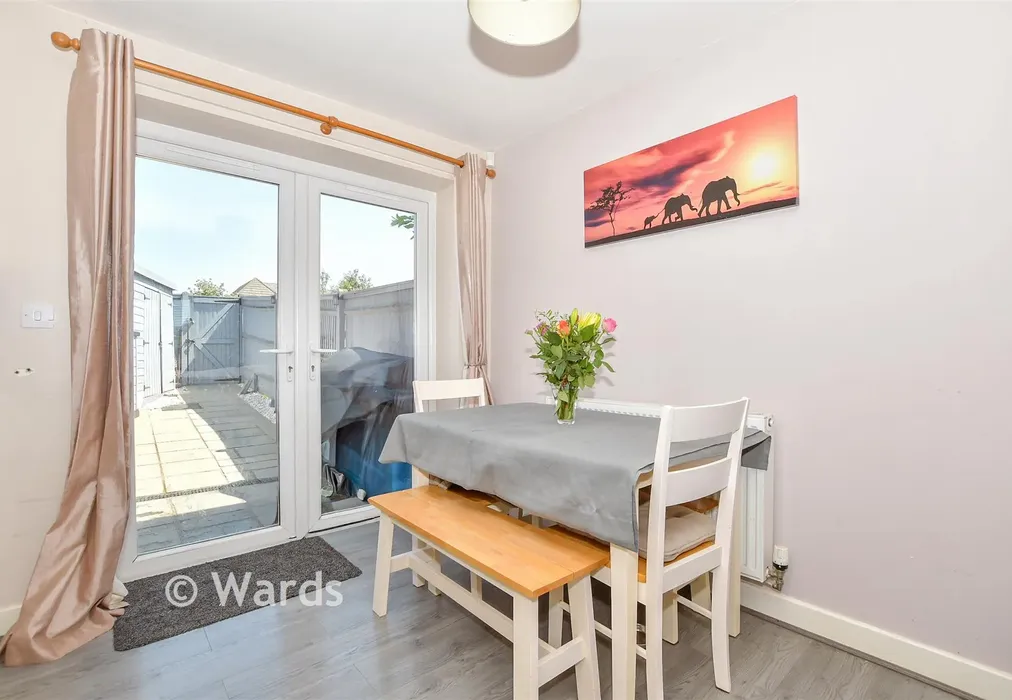 Lounge/Diner - Baneberry Walk, Minster-On-Sea, Kent - Wards of Kent