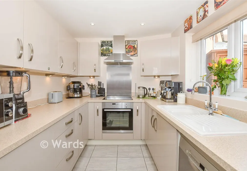 Kitchen - Baneberry Walk, Minster-On-Sea, Kent - Wards of Kent