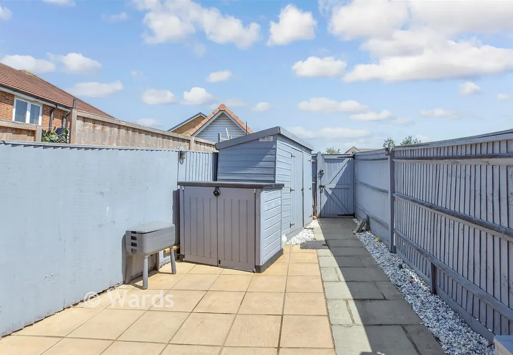 Rear Garden - Baneberry Walk, Minster-On-Sea, Kent - Wards of Kent