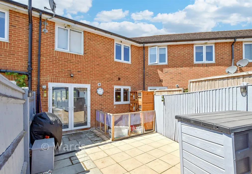 Rear Garden - Baneberry Walk, Minster-On-Sea, Kent - Wards of Kent