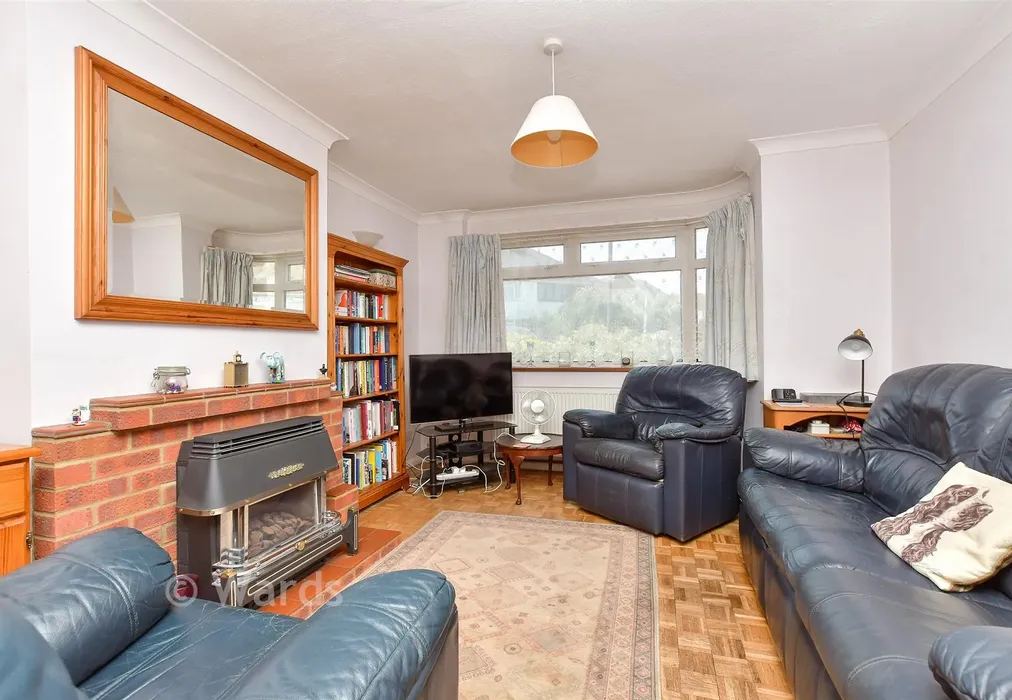 Lounge - Leyton Avenue, Darland, Upper Gillingham, Kent - Wards of Kent