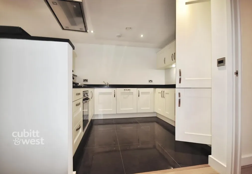 Kitchen - Sister Ann Way, East Grinstead, RH19 - Wards of Kent
