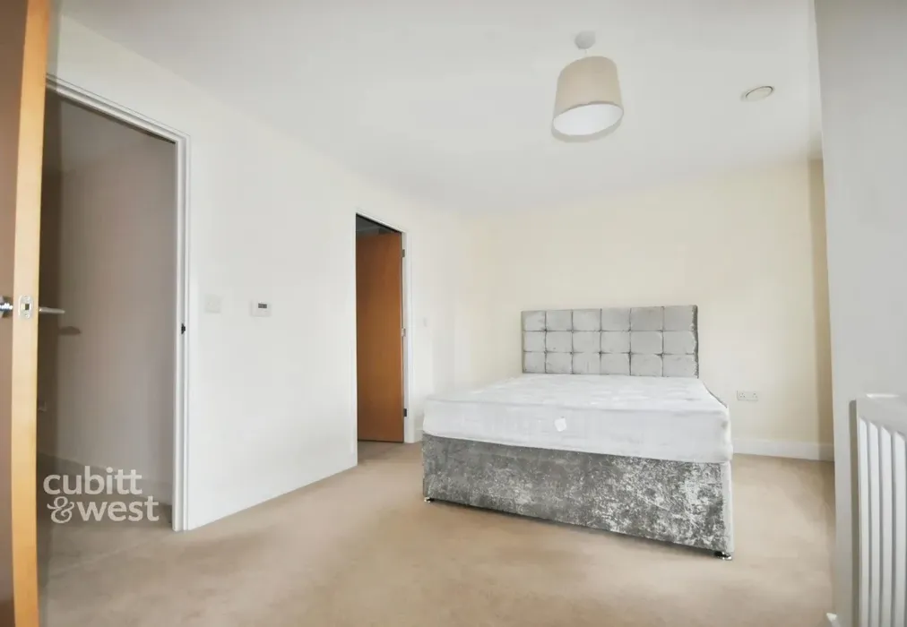 Bedroom 1 - Sister Ann Way, East Grinstead, RH19 - Wards of Kent