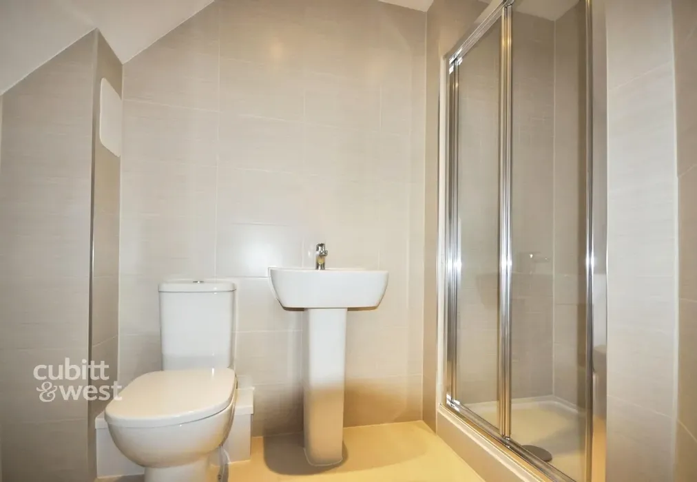 Ensuite - Sister Ann Way, East Grinstead, RH19 - Wards of Kent