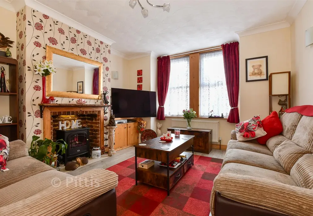Lounge - New Road, Sandown, Isle of Wight - Wards of Kent