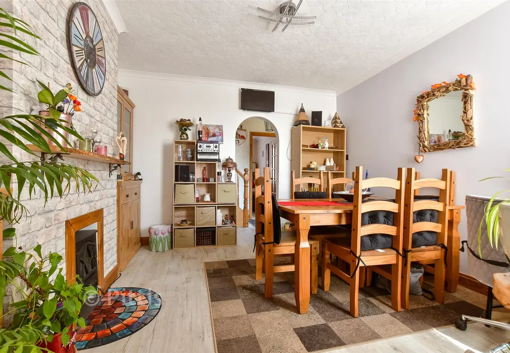 Dining Room - New Road, Sandown, Isle of Wight - Wards of Kent