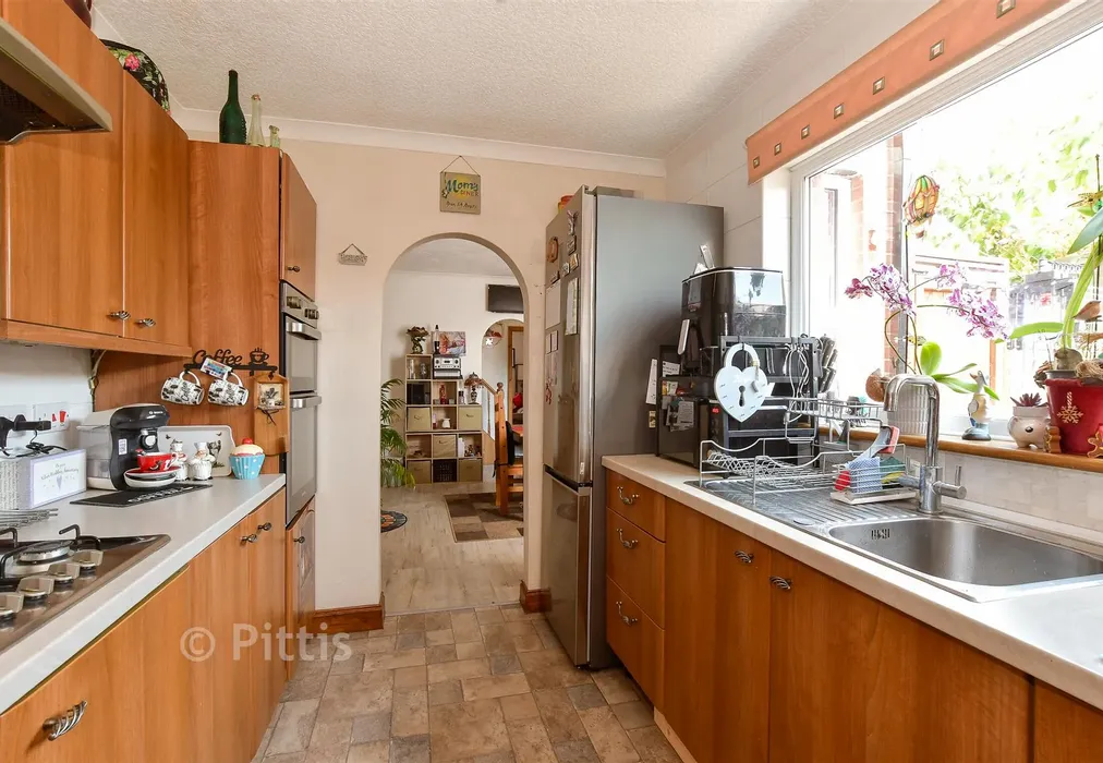 Kitchen - New Road, Sandown, Isle of Wight - Wards of Kent