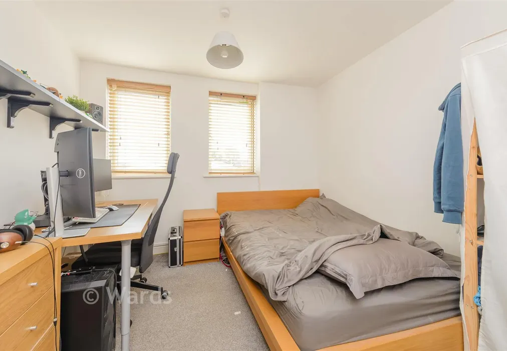 Bedroom 1 - Waterstone Way, Greenhithe, Kent - Wards of Kent