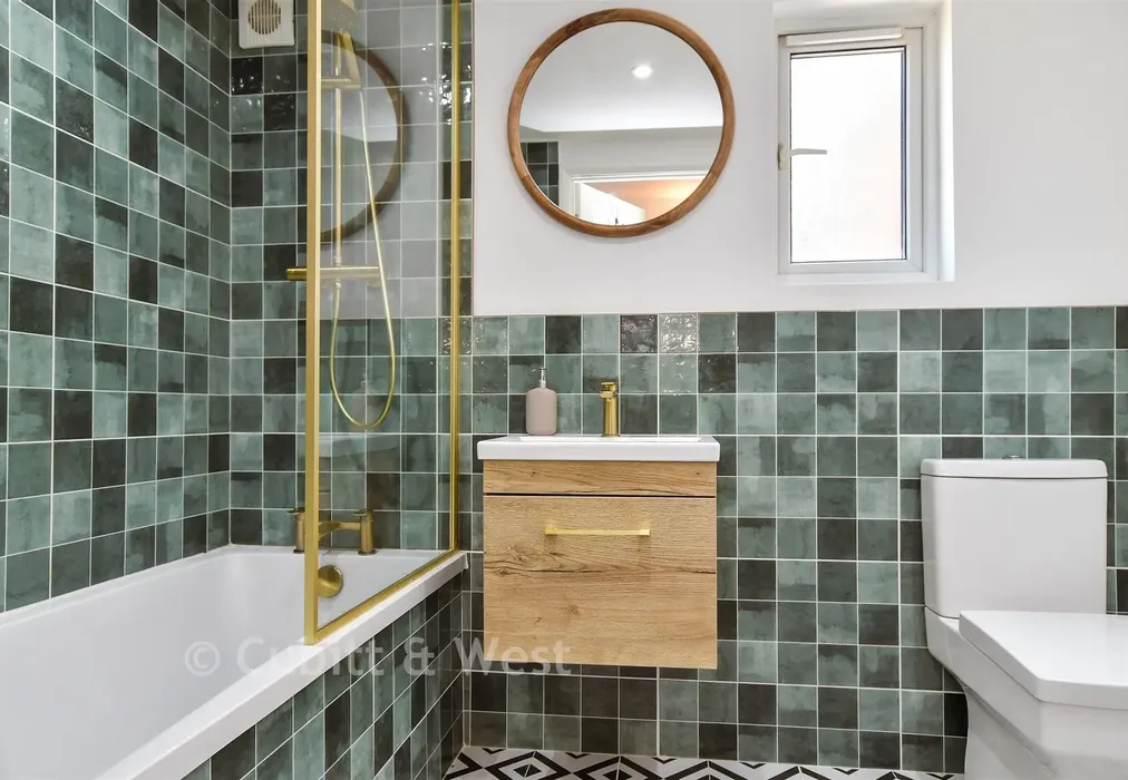 Bathroom - Seville Street, Brighton, Brighton & Hove - Wards of Kent
