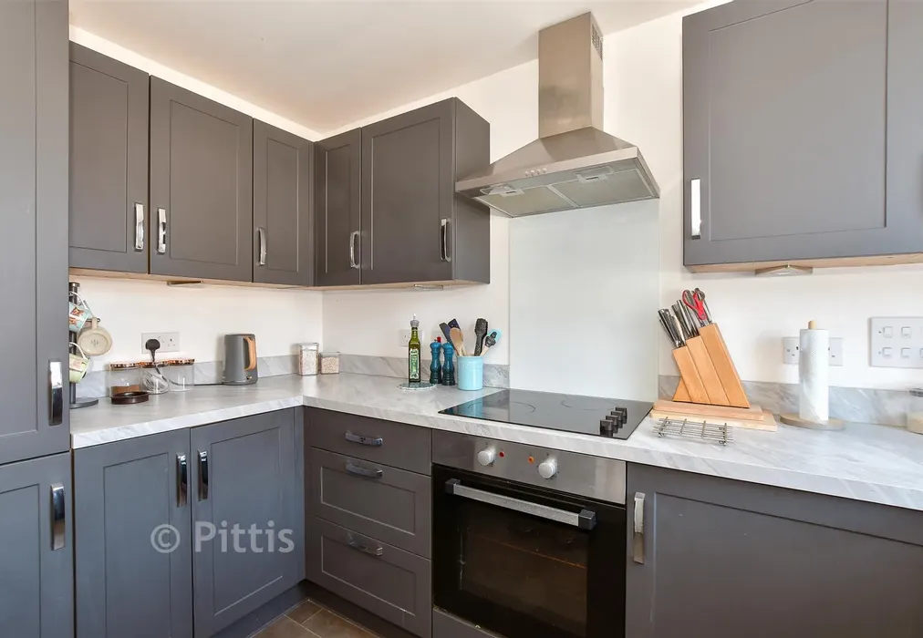 Kitchen - Wintergreen Gardens, Newport, Isle of Wight - Wards of Kent