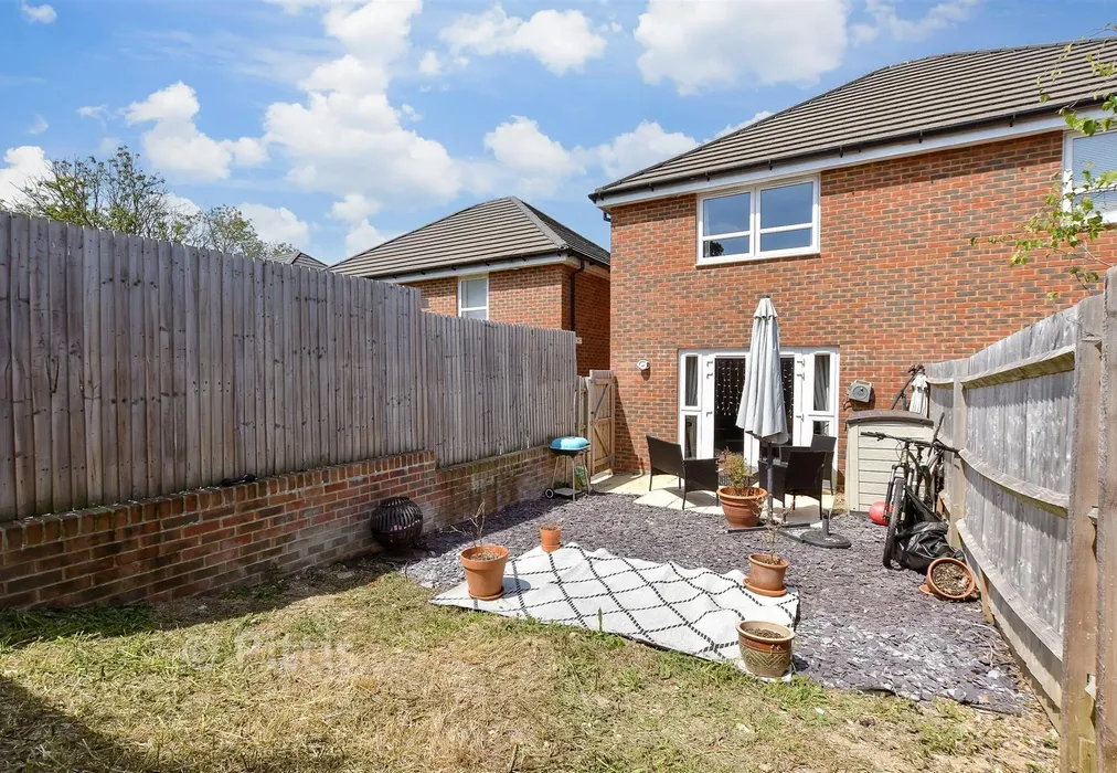 Rear Garden - Wintergreen Gardens, Newport, Isle of Wight - Wards of Kent