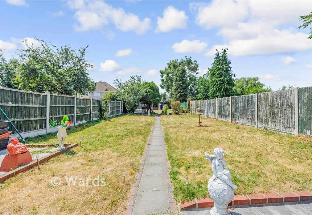 Rear Garden - Kingsley Avenue, Dartford, Kent - Wards of Kent