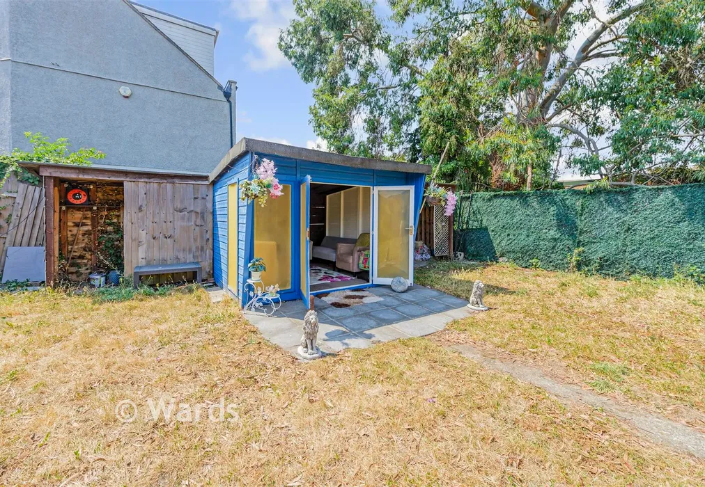 Workshop/Outbuildings - Kingsley Avenue, Dartford, Kent - Wards of Kent