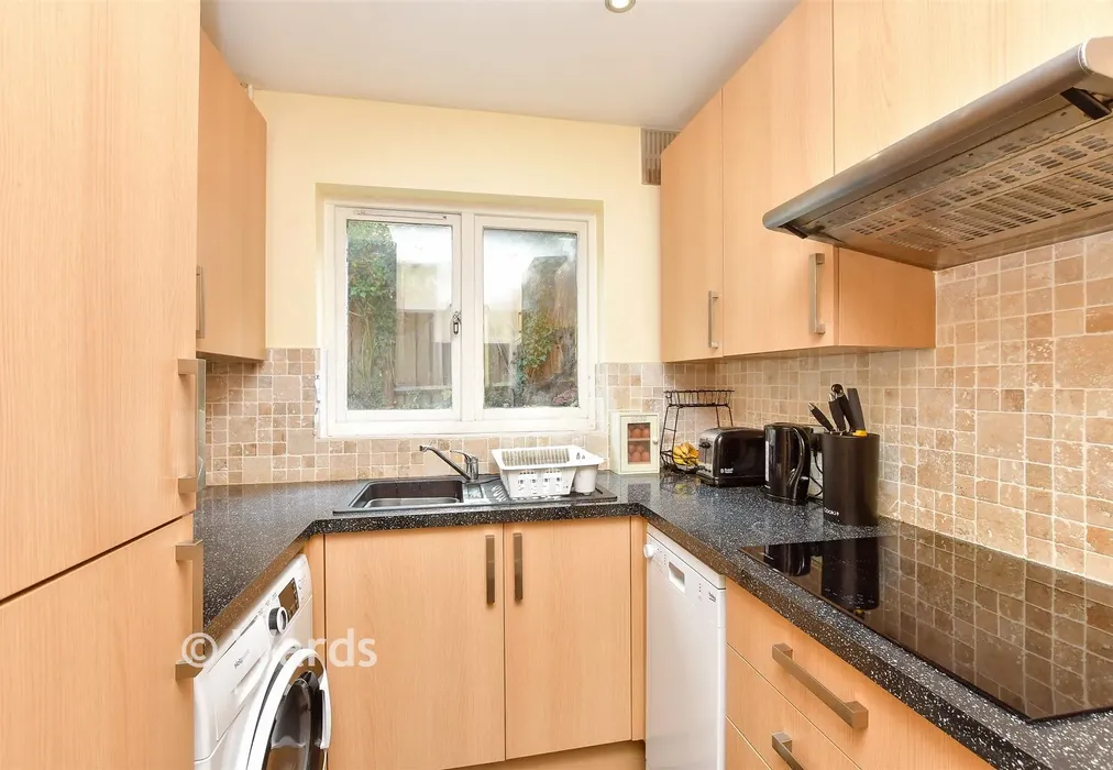 Kitchen - Rocfort Road, Snodland, Kent - Wards of Kent