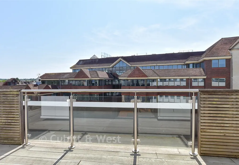 Balcony - Chart Way, Horsham, West Sussex - Wards of Kent