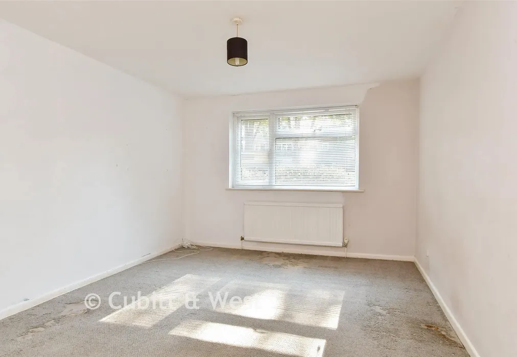 Bedroom 1 - Surrenden Road, Brighton, East Sussex - Wards of Kent