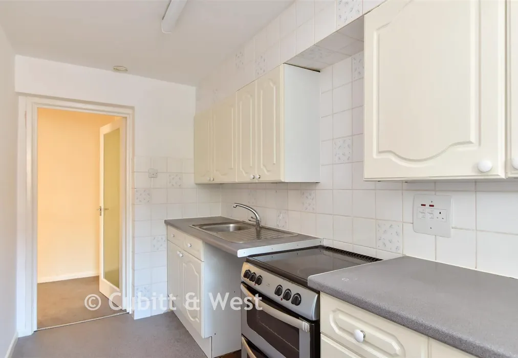 Kitchen - Surrenden Road, Brighton, East Sussex - Wards of Kent