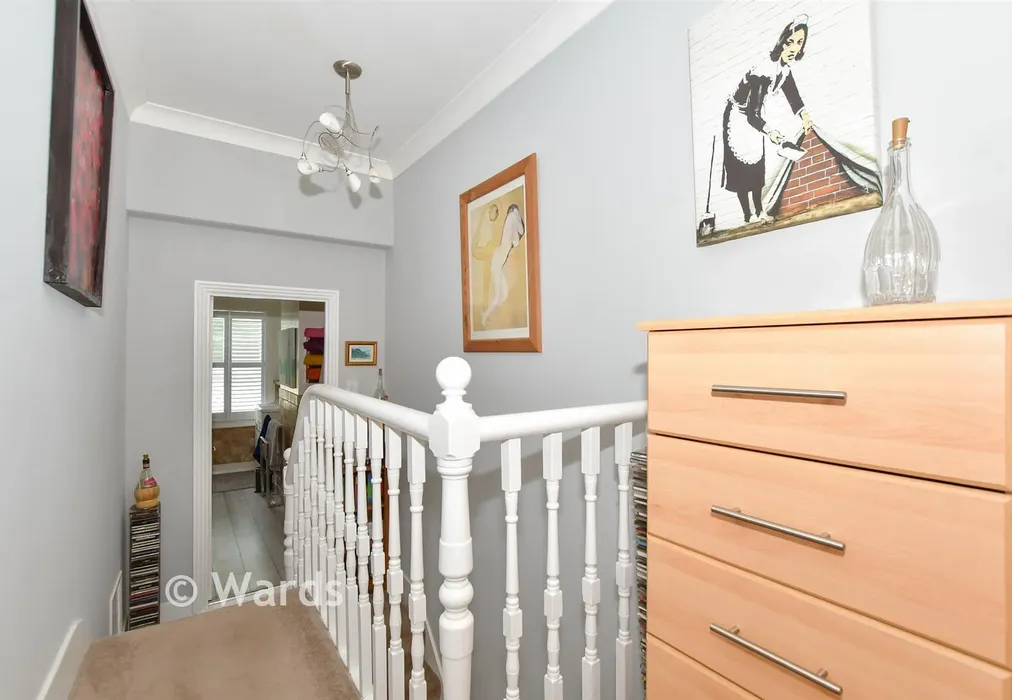 Landing - Seabrook Road, Hythe, Kent - Wards of Kent