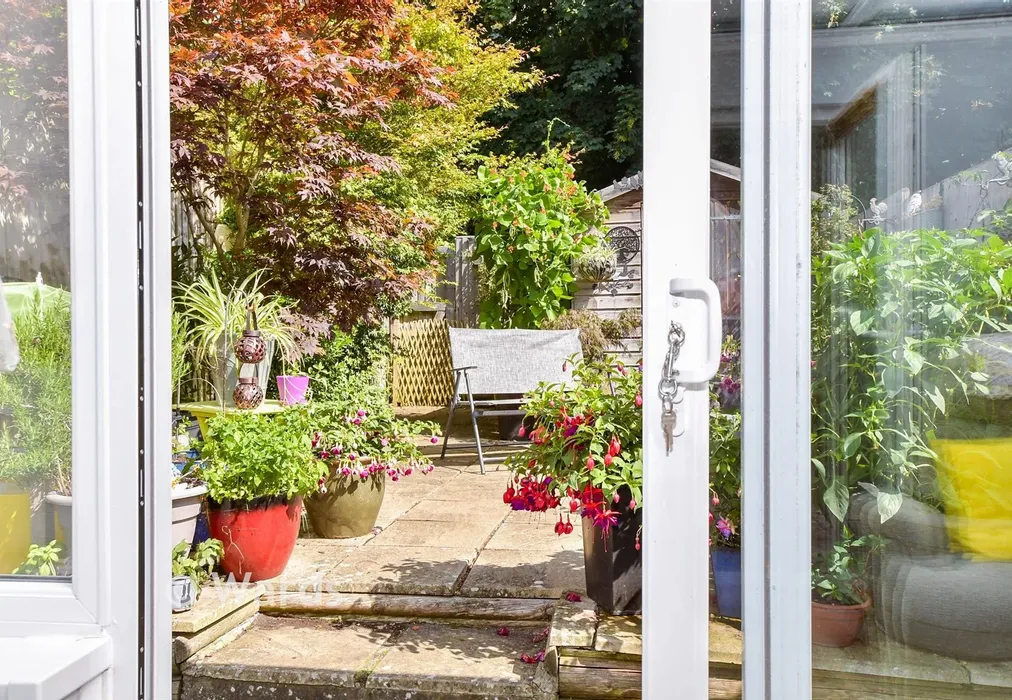 External Lifestyle Photograph - Seabrook Road, Hythe, Kent - Wards of Kent
