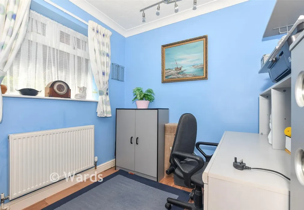 Bedroom 3 - The Broadway, Minster-On-Sea, Kent - Wards of Kent