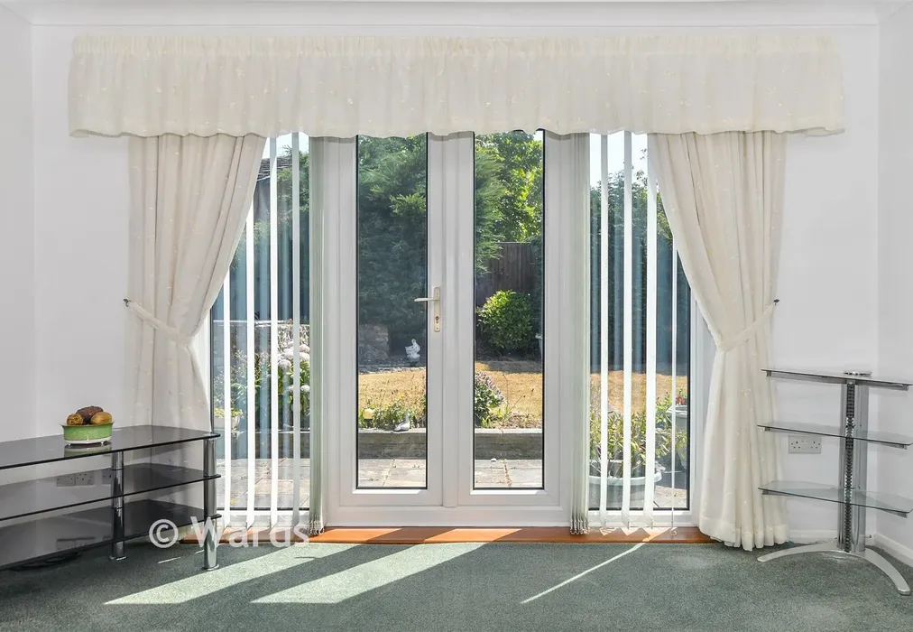 Internal Lifestyle Photograph - The Broadway, Minster-On-Sea, Kent - Wards of Kent