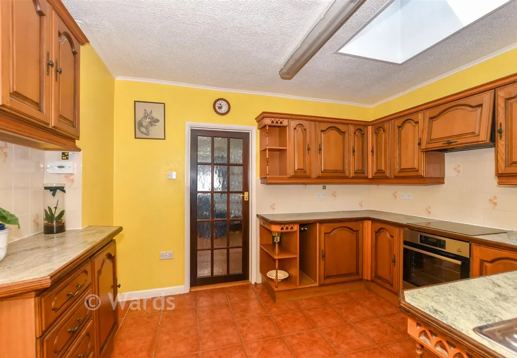 Kitchen - The Broadway, Minster-On-Sea, Kent - Wards of Kent